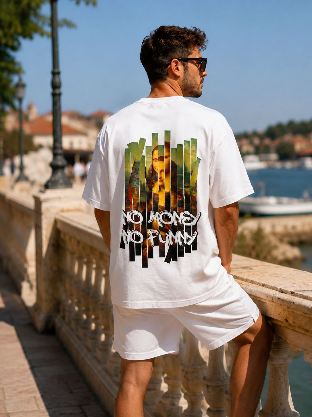 Tricou